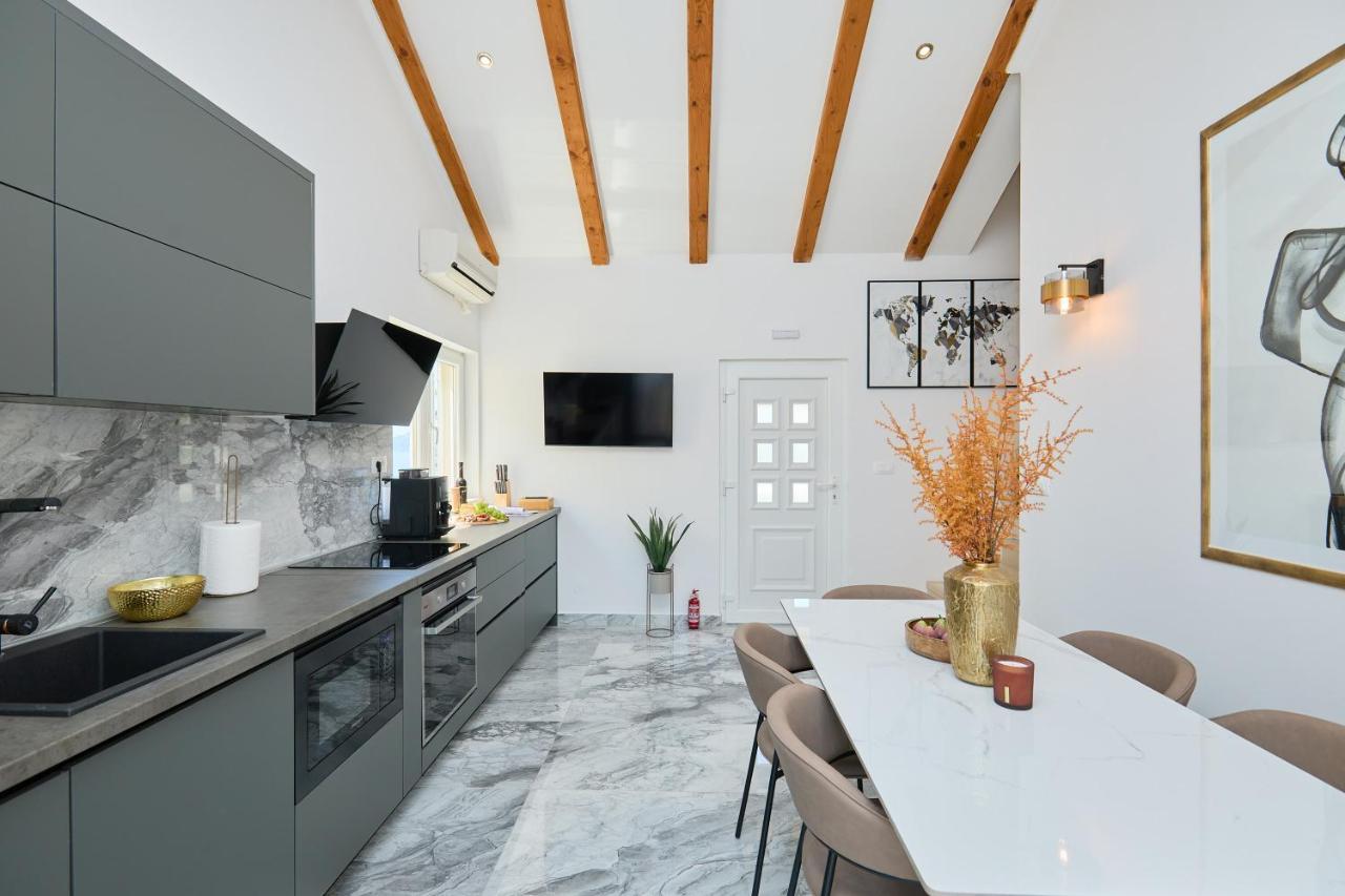 챠브타트 Luxury Penthouse Avalon 아파트 외부 사진
